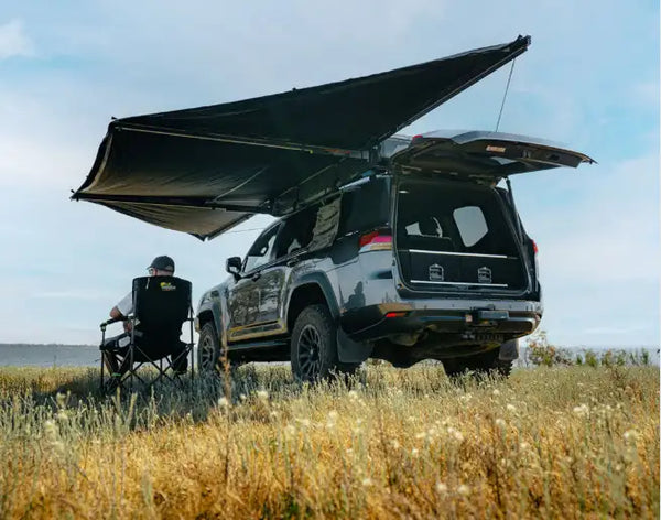 DeltaWing 180° Awning